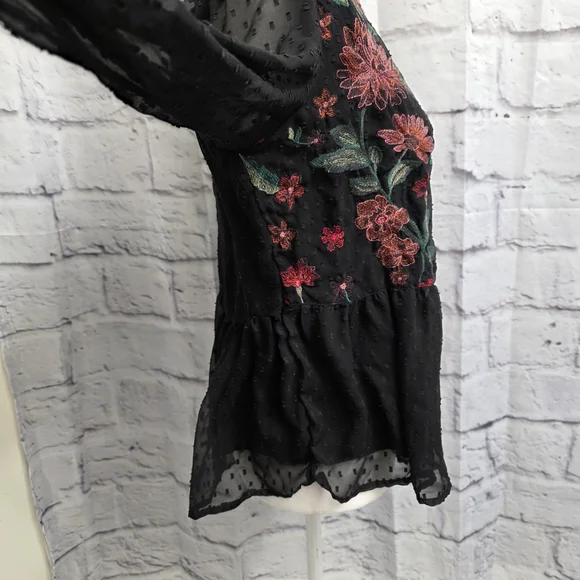 American Eagle Outfitters Peplum Top with Red Floral Embroidery Size Large - Picture 9 of 16